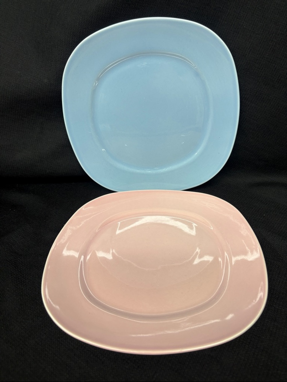 Pastel Taylor smith Taylor conversation  Dinner Plates